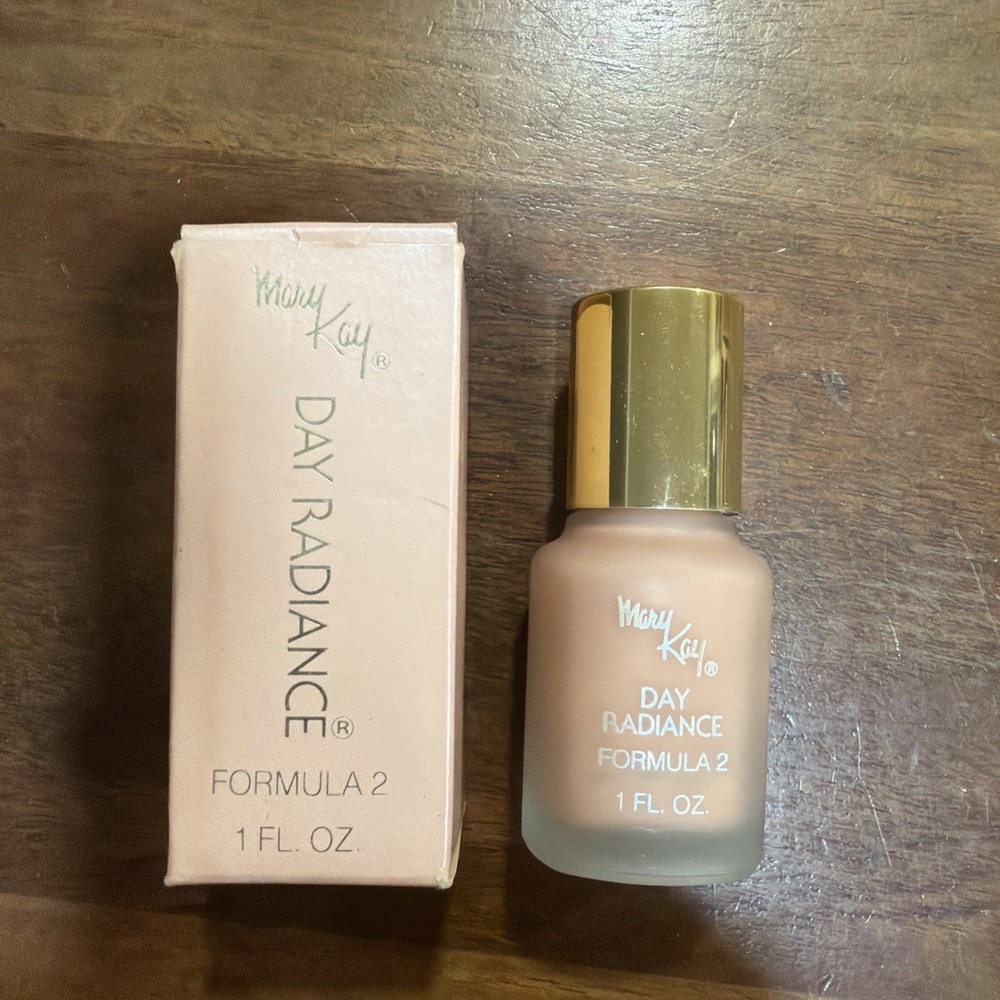 Vintage Mary Kay Day Radiance Foundation 0241 Honey Tan Formula 2